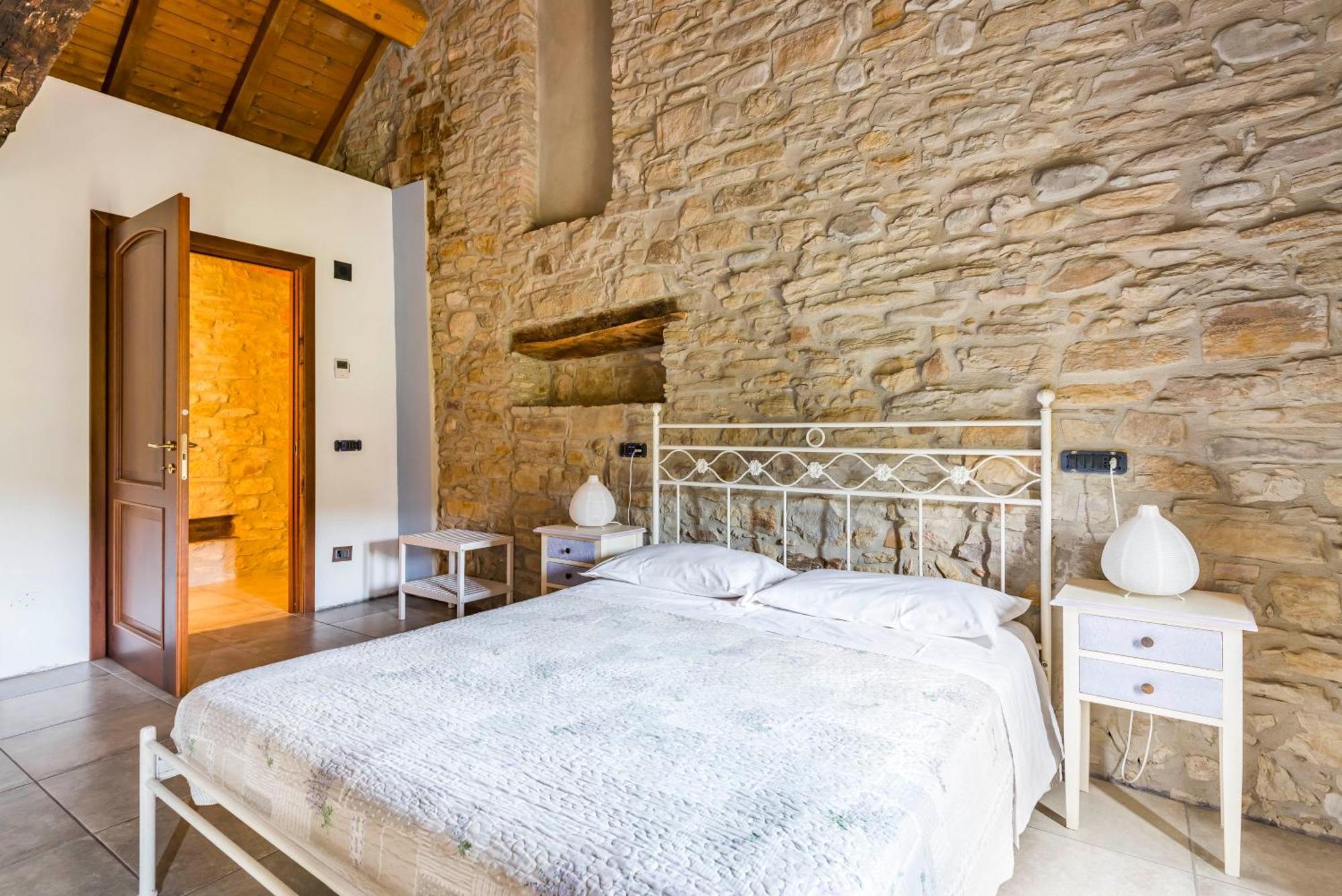 Agriturismo Il Salice Tizzano Val Parma Экстерьер фото